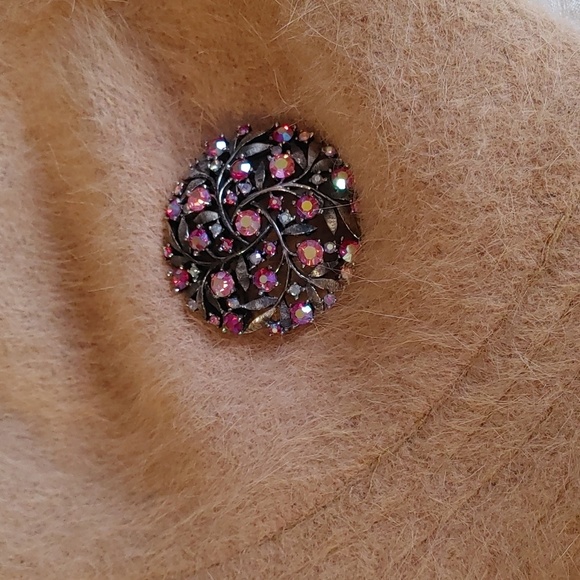 Sparkly Vintage Silver Tone 2287 Rhinestone Brooch - Picture 3 of 8